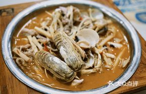 Old Friend Sea Snail Noodles