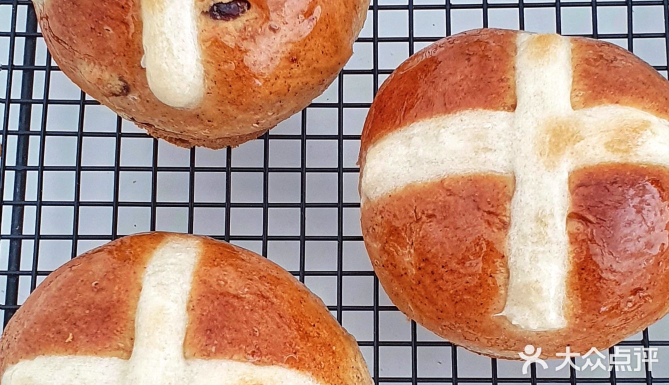 复活节十字面包,肉桂和葡萄干的甜香,绝了!