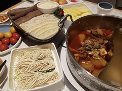 -左庭右院鲜牛肉火锅(金山万达店)