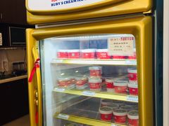 -红宝石·鲜奶小方·海派西点房(南丹店)