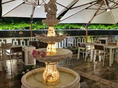 -Mark&Mars Restaurant