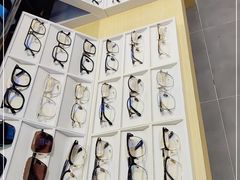 -LOHO眼镜(上海晶耀前滩商场店)