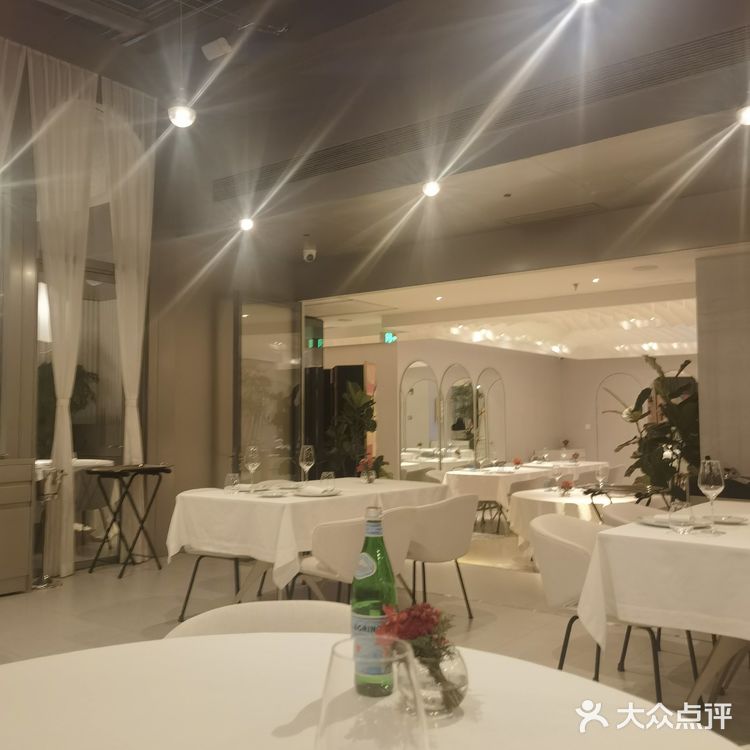 感受一下米其林餐厅的餐点魅力,服务真的是没的说了~