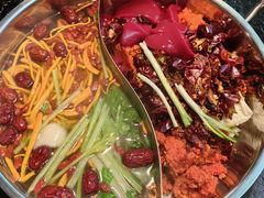-鹿鸣山草本茶香火锅(园西路店)