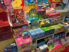 -名创优品(北京新中关购物中心地铁层店)