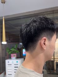 -镁连社·美联社