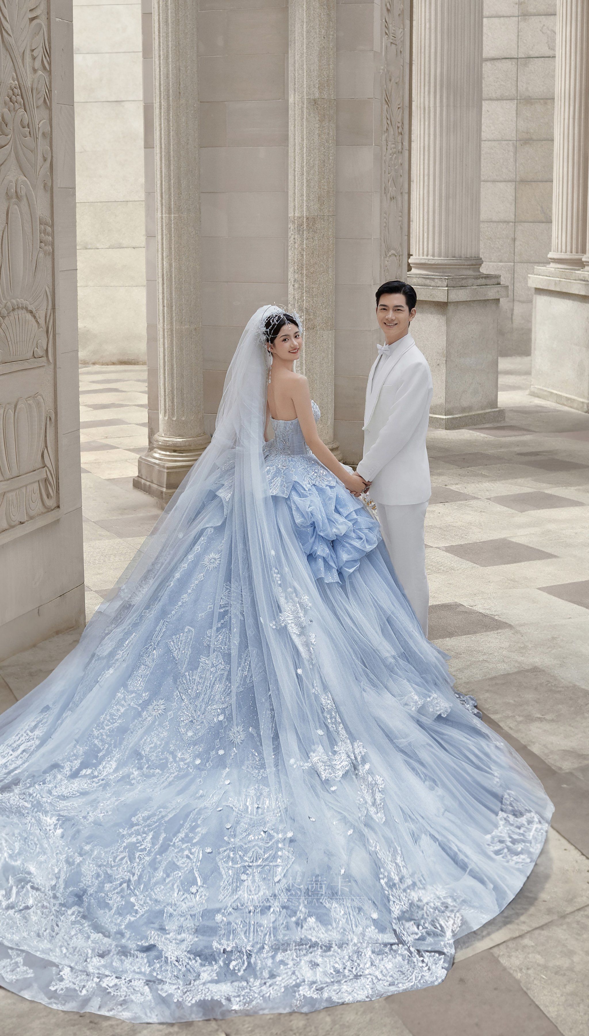 欧式外景婚纱照属于我们的浪漫