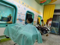 -爆米花儿童美发乐园