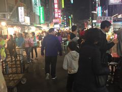 -六合夜市
