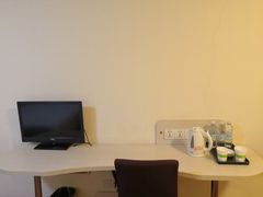 -莫泰酒店(上海虹桥北新泾地铁站天山路店)