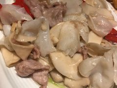 杏鲍菇竹耳爽肉片-十三式重庆江湖菜(金茂览秀城店)