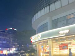 -85度C(生甜甜圈研究工坊·上海平凉店)
