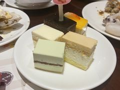 -荣誉国际酒店-云顶旋转餐厅