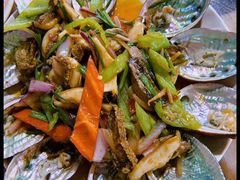 -三亚火车头万人海鲜广场