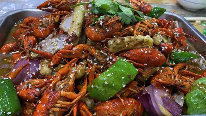 李记海鲜烧烤-"味道不错就是偏咸了 晚上回去喝了很多水….