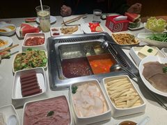 -海底捞火锅鲜切牛肉主题店(长寿路店)