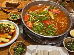 -亮欢寨酸汤鱼(沙冲路店)