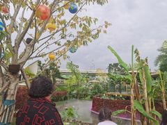 -茅草房·河畔园林火锅