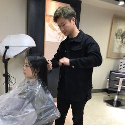 -苑苑发型设计