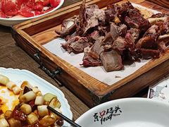 -东口码头·烧鸽子·鱼头泡饼·地方菜(金鹰悦城店)