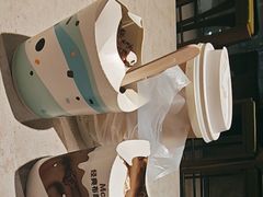 -麦当劳(上海虹桥站30B检票口楼上)