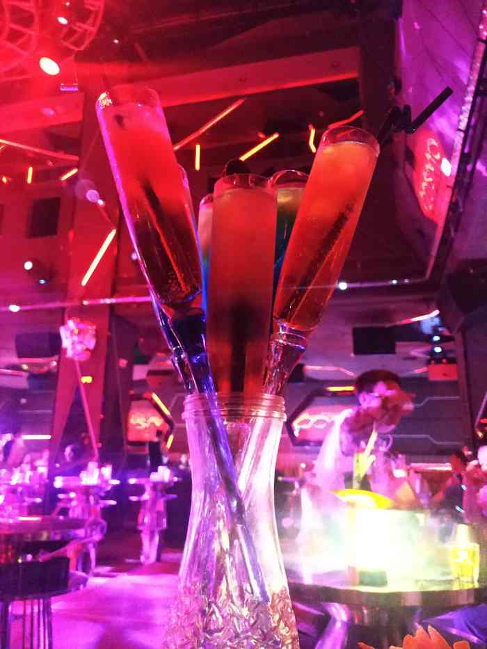 卡斯摩酒吧cosmodisco&club-"连续来了几天,音乐很重复,个人建议:不要