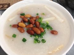 艇仔粥-黄枝记(议事亭前地店)