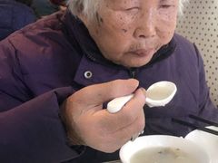 -新大咀港式茶餐厅(宝山万达店)