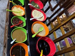 -果松木炭酸菜铜火锅·外婆参鸡汤