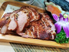 金牌炭烧秘制猪颈肉-Hi YOU你的饭局泰餐厅(雍和宫店)