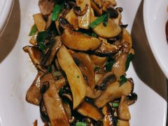 香炒三种蘑菇-姥姥春饼·烤鸭(未央路盛龙店)