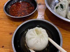 爆汁肉包-红帽叔叔包子