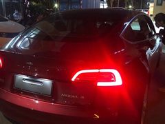 -TESLA 特斯拉(广州天环广场体验店)