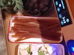 -晓宇重庆火锅(西安荟聚店)