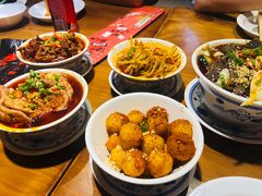 -炉小二铜锅牛蛙•川湘菜(三里屯店)