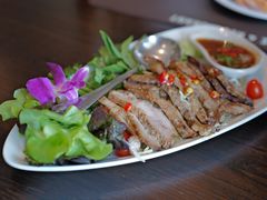 -Chom Cafe and Restaurant