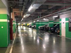 -白玉兰广场停车场