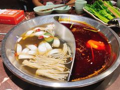 菌香鸳鸯锅-晓宇重庆火锅(赛格国际购物中心店)