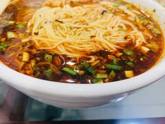 -牛一嘴·兰州牛肉面·大盘鸡(财富中心店)