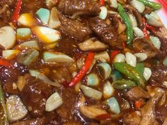 腊八蒜肥肠-先启半步颠·川菜小炒