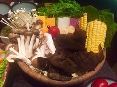 -湊湊火锅·茶憩(新中关购物中心店)