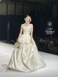 -Renee芮亦婚纱(原丽莎)