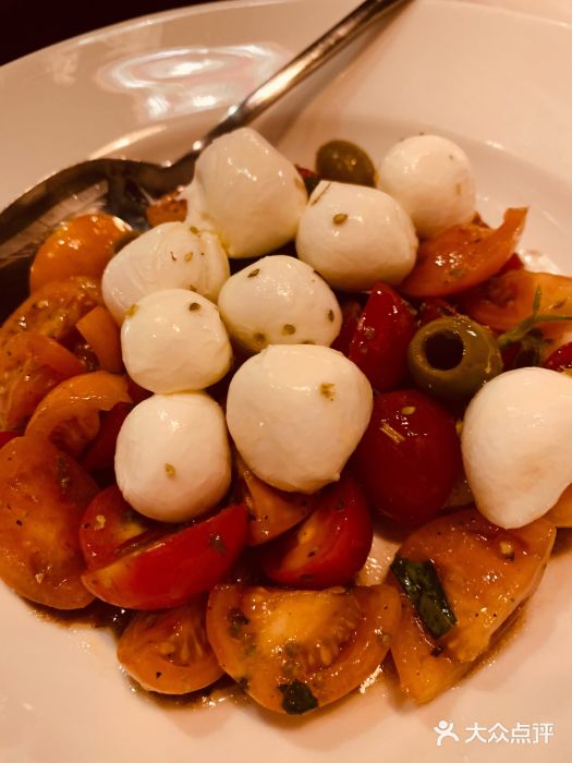 La Vite意大利餐厅酒馆(乌鲁木齐店)番茄水牛奶醋色拉图片