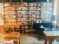 大堂-房角石咖啡与书(吉大南校店)