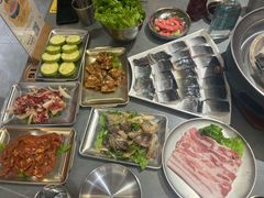 -围炉肉舍丹东海鲜烤肉·烤活鳗(步行街店)