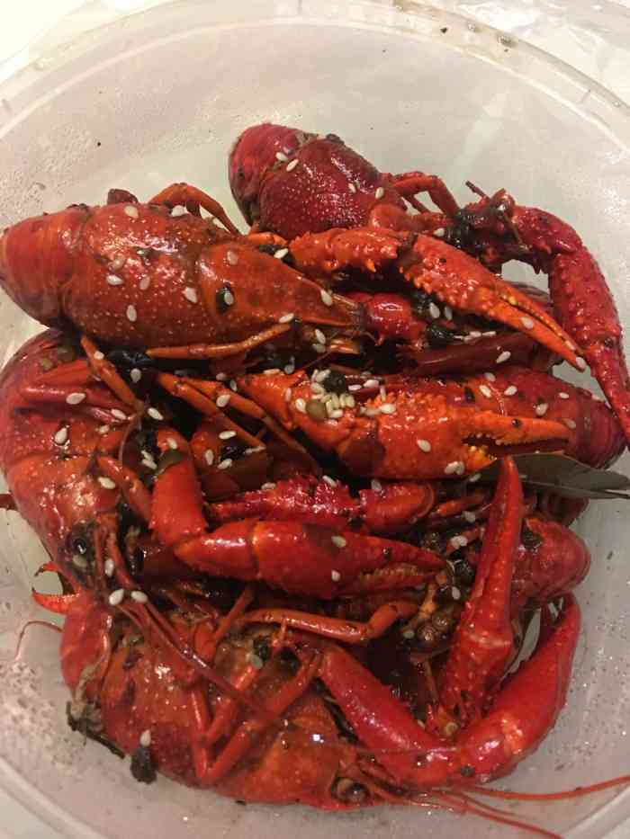 打分 叫的外卖,味道惊喜,分量足,食品鲜!这个夏天的小龙虾有着落了!