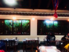 大堂-亮亮烧烤(万松园店)