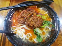 -丽虹云南过桥米线(兴工街店)