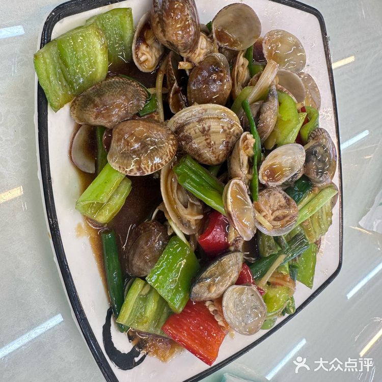 那么避风塘炒蟹绝对是你不能错过的一道美味