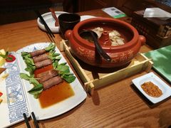 -云海肴·汽锅鸡·云南菜(天山百盛优客店)